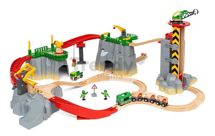 Drevená vláčikodráha s magnetickým žeriavom v horách Cargo Mountain Set BRIO 49 dielov s nákladným výťahom vláčikom a helikoptéra s autíčkom a 2 figúr