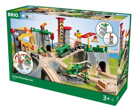 Drevená vláčikodráha s magnetickým žeriavom v horách Cargo Mountain Set BRIO 49 dielov s nákladným výťahom vláčikom a helikoptéra s autíčkom a 2 figúr