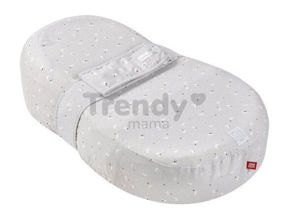 Hniezdo na spanie pre bábätká Cocoonababy® 10° Jersey Moon & Stars Red Castle s napínacou plachtou s jemným vzorom od 0-3 mes