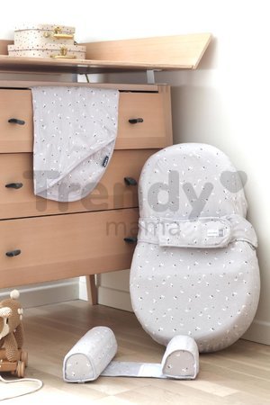 Hniezdo na spanie pre bábätká Cocoonababy® Pod Support Nest Red Castle Moon & Stars s napínacou plachtou šedé so vzorom od 0-3 mes