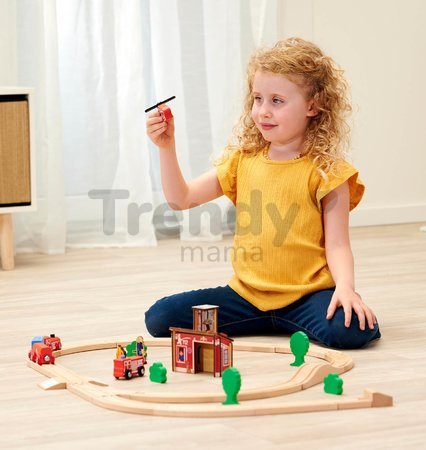 Drevená vláčikodráha s požiarnou stanicou Train Set Firestation Eichhorn s vlakom 33 dielov 235 cm dĺžka koľajníc