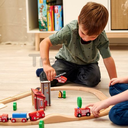 Drevená vláčikodráha s požiarnou stanicou Train Set Firestation Eichhorn s vlakom 33 dielov 235 cm dĺžka koľajníc