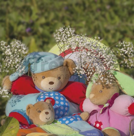 Plyšový medvedík Colors-Chubby Bear Apple Tree Kaloo s hrkálkou 25 cm v darčekovom balení pre najmenších