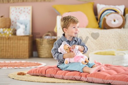 Bábika Bébé Calin Loving Teddy Bear Mon Premier Poupon Corolle s modrými klipkajúcimi očami a 2 doplnky 30 cm od 18 mes