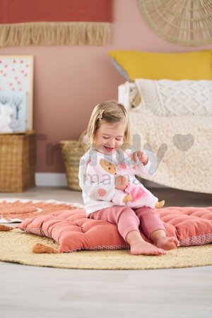 Bábika Bébé Calin Loving Teddy Bear Mon Premier Poupon Corolle s modrými klipkajúcimi očami a 2 doplnky 30 cm od 18 mes