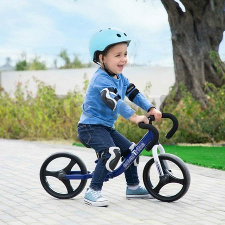 Balančné odrážadlo skladacie Folding Balance Bike Blue smarTrike modré z hliníka s ergonomickými úchytmi od 2-5 rokov a chrániče ako darček