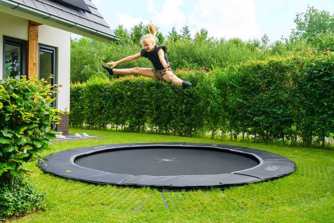 Trampolína s dopadovou zónou Dynamic Groundlevel Exit Toys do zeme 366 cm priemer čierna