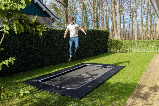 Trampolína s dopadovou zónou Dynamic Groundlevel Exit Toys do zeme 244*427 cm čierna