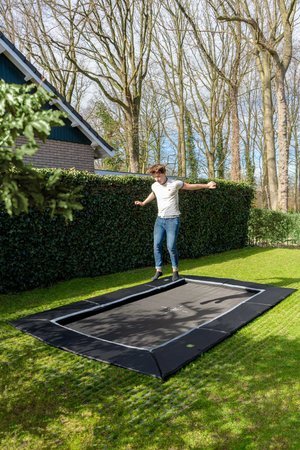 Trampolína s dopadovou zónou Dynamic Groundlevel Exit Toys do zeme 244*427 cm čierna