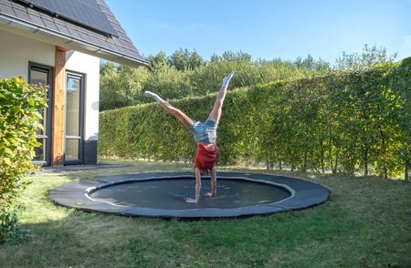 Trampolína Dynamic Groundlevel Sports Exit Toys do zeme okrúhla 366 cm priemer čierna