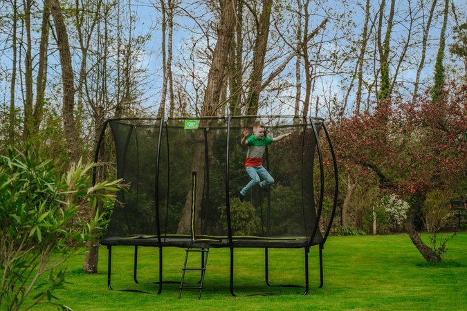 Trampolína s ochrannou sieťou Silhouette trampoline Exit Toys 244*366 cm čierna