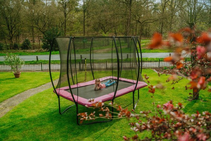 Trampolína s ochrannou sieťou Silhouette trampoline Pink Exit Toys 214*305 cm ružová
