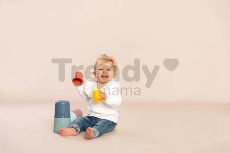 Didaktický košík s plachetnicou a skladacou vežou Awakenings and Bath Set Little Smoby s 8 kockami a 6 šálkami pre jemnú motoriku od 12 mes