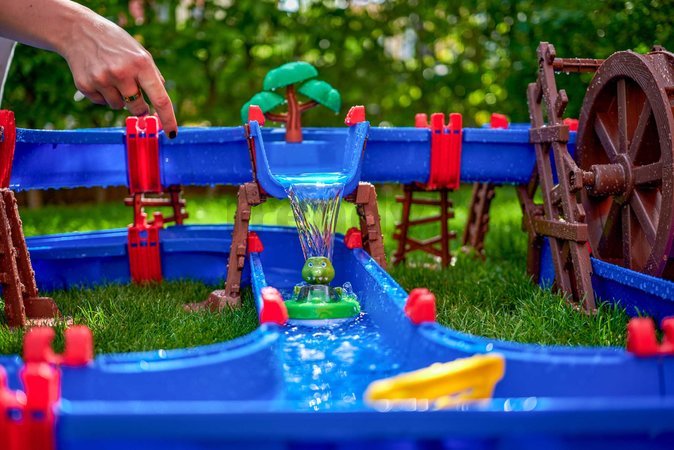 Vodná dráha Mega Water Wheel AquaPlay viacposchodová s vodným mlynom a šmykľavkou s loďkami figúrkami a doplnkami