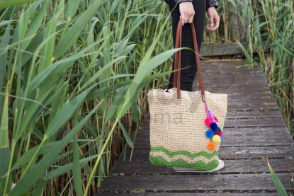 Dámská taška ze syntetické rafie Kbas s třásněmi zelená 165718V