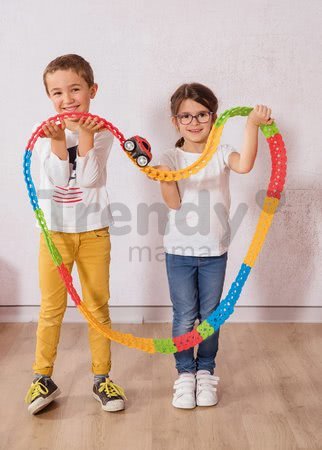 Flexibilná autodráha FleXtreme Discovery Set Smoby 184 dielov dráhy a 440 cm dlhá s elektronickým svietiacim autom od 4 rokov