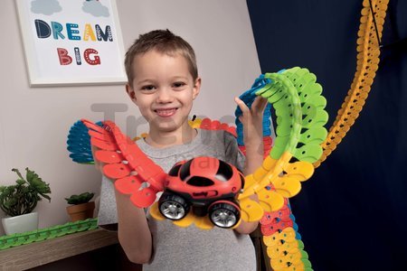 Flexibilná autodráha FleXtrem Discovery Set Smoby 184 dielov dráhy a 440 cm dlhá s elektronickým svietiacim autom od 4 rokov