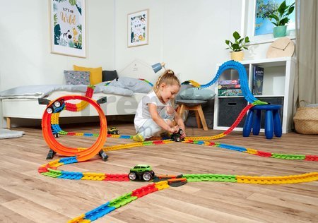 Flexibilná autodráha FleXtrem Discovery Set Smoby 184 dielov dráhy a 440 cm dlhá s elektronickým svietiacim autom od 4 rokov