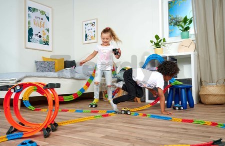 Flexibilná autodráha FleXtreme Discovery Set Smoby 184 dielov dráhy a 440 cm dlhá s elektronickým svietiacim autom od 4 rokov