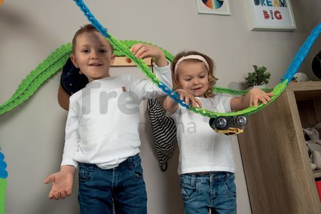 Flexibilná autodráha s oblúkom Flextreme Superloop Circuit Smoby vertikálno-horizontálne s autom 145 dielov od 4 rokov