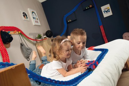 Flexibilná autodráha Spidey Marvel Flextreme Set Smoby s elektronickým autíčkom 184 dielov dráhy 4,40 m dĺžka s pavučinou od 4 rokov
