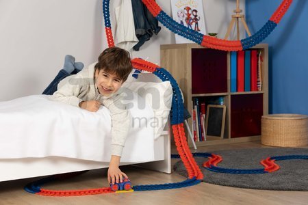 Flexibilná autodráha Spidey Marvel Flextreme Set Smoby s elektronickým autíčkom 184 dielov dráhy 4,40 m dĺžka s pavučinou od 4 rokov