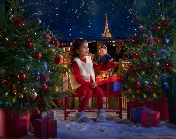 Bábika Perle Corolle Holidays Ma Corolle vianočná edícia hnedé vlasy a modré klipkajúce oči 36 cm