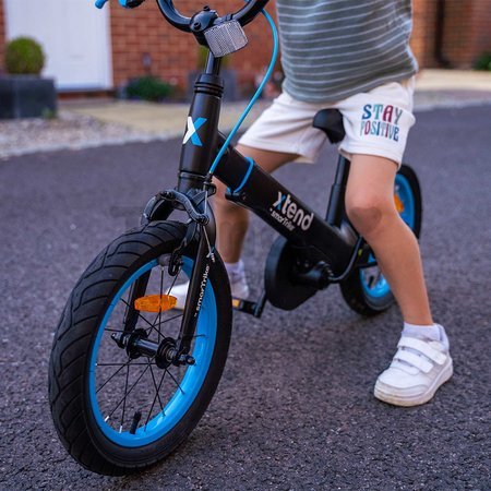 Bicykel a odrážadlo 2v1 Xtend Bike Blue smarTrike rozšíriteľný rám z magnézia s výškovo nastaviteľným sedadlom a riadidlami s prednou brzdou od 3 do 7