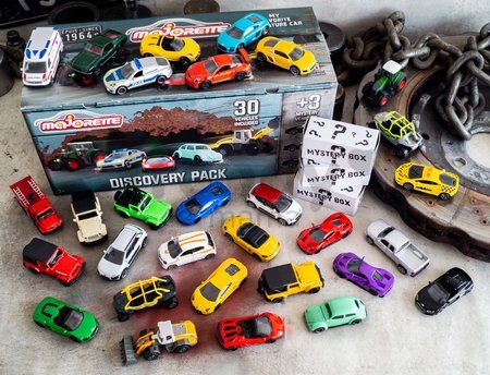 Autíčka Street Cars Discovery Pack Majorette 7,5 cm dĺžka 30 druhov + 3 zdarma