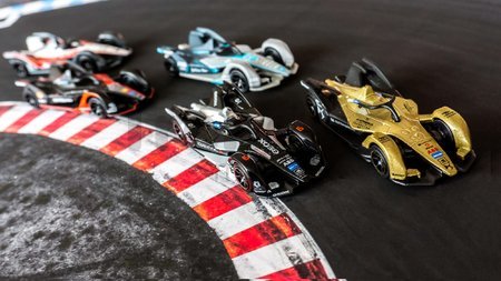 Autíčka Formula E Gen 2 Cars Majorette kovové s gumenými kolieskami 7,5 cm dĺžka sada 5 druhov v darčekovom balení