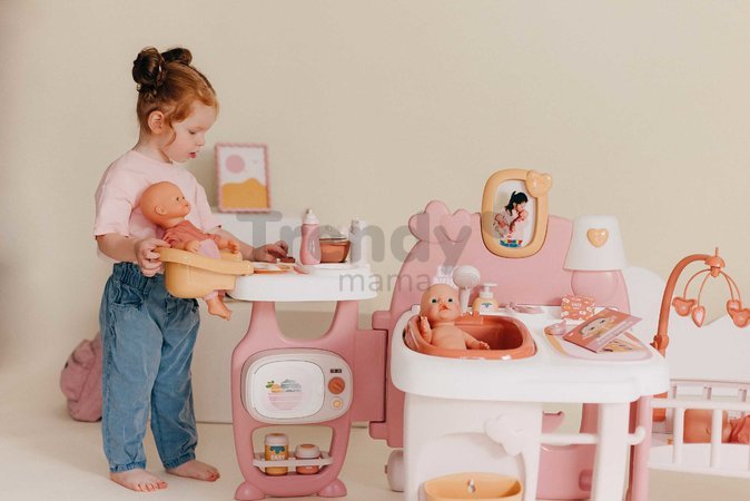Domček pre bábiku trojkrídlový Large Doll´s Play Center Soft Baby Nurse Smoby kuchynka spáľňa a kúpelňa s 18 doplnkami