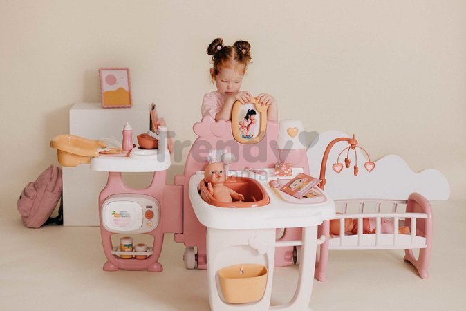 Domček pre bábiku trojkrídlový Large Doll´s Play Center Soft Baby Nurse Smoby kuchynka spáľňa a kúpelňa s 18 doplnkami