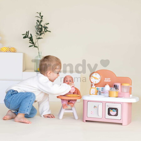 Kuchynka s jedálenskou stoličkou pre bábiku Baby Nurse Kitchen & High Chair Smoby s kuchynským robotom 7 doplnkov od 18 mes