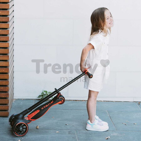 Kolobežka trojkolesová s rozšíriteľnou doskou Xtend Orange Scooter smarTrike skladacia s výškovo nastaviteľnými riadidlami a LED kolesami od 3 do 12 r