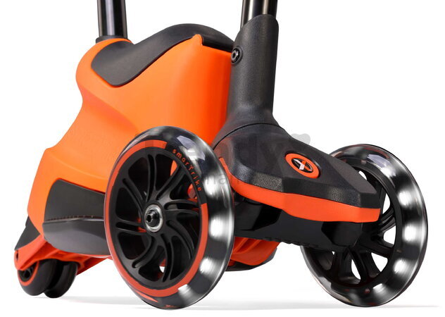 Odrážadlo a kolobežka 2v1 trojkolesová s LED kolesami Xtend Scooter Ride-on Orange smarTrike s vodiacou tyčou s nastaviteľnou výškou a úložným priesto