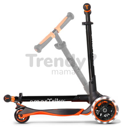 Odrážadlo a kolobežka 2v1 trojkolesová s LED kolesami Xtend Scooter Ride-on Orange smarTrike s vodiacou tyčou s nastaviteľnou výškou a úložným priesto