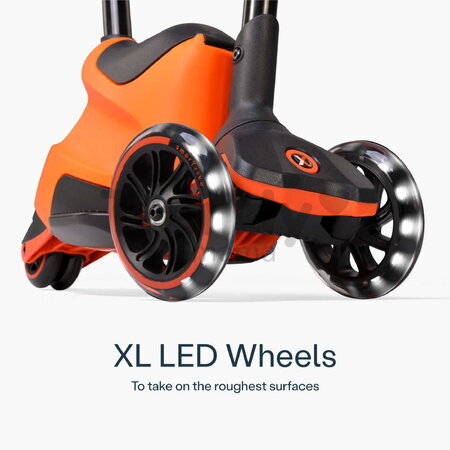 Odrážadlo a kolobežka 2v1 trojkolesová s LED kolesami Xtend Scooter Ride-on Orange smarTrike s vodiacou tyčou s nastaviteľnou výškou a úložným priesto