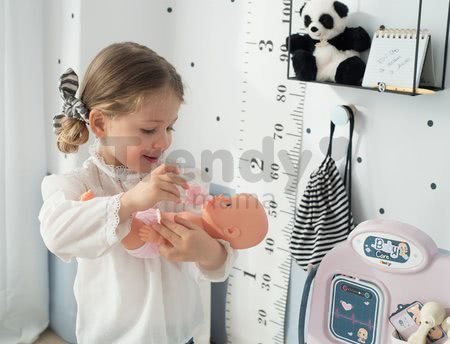 Zdravotnícky pult pre lekára Baby Care Center Smoby elektronický so zvukom a svetlom a bábika s 28 doplnkami