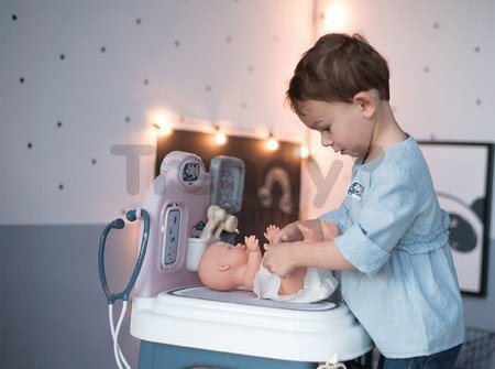 Zdravotnícky pult pre lekára Baby Care Center Smoby elektronický so zvukom a svetlom a bábika s 28 doplnkami