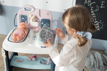 Zdravotnícky pult pre lekára Baby Care Center Smoby elektronický so zvukom a svetlom a bábika s 28 doplnkami