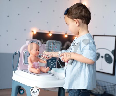 Zdravotnícky pult pre lekára Baby Care Center Smoby elektronický so zvukom a svetlom a bábika s 28 doplnkami