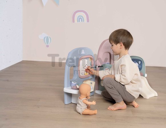 Domček pre bábiku s 5 hernými zónami Baby Care Childcare Center Smoby skladací a prenosný so 6 doplnkami