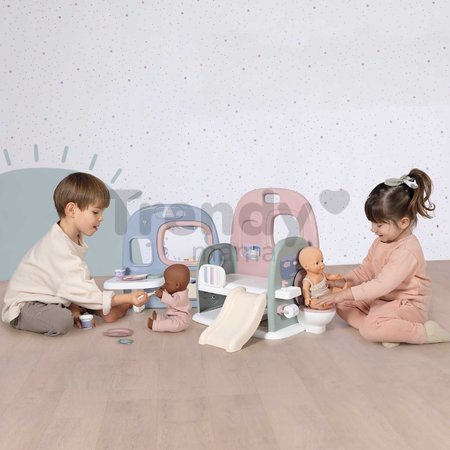 Domček pre bábiku s 5 hernými zónami Baby Care Childcare Center Smoby skladací a prenosný so 6 doplnkami