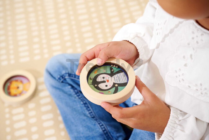 Drevená hra s guľôčkami Tučniak a Lev Skill Game Eichhorn pre rozvoj jemnej motoriky