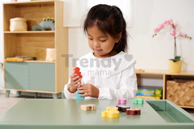 Drevená hra prevliekačka Zvieratká a objekty Threading Game Eichhorn 13 dielikov