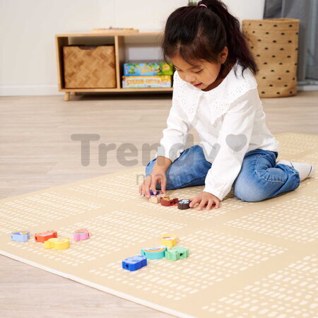 Drevená hra prevliekačka Zvieratká a objekty Threading Game Eichhorn 13 dielikov