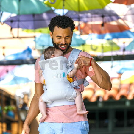 Nosič pre dieťa Flip 4v1 Light & Airy Convertible Carrier Infantino 4 spôsoby nosenia sivý od 3,6-14,5 kg od 0 mes