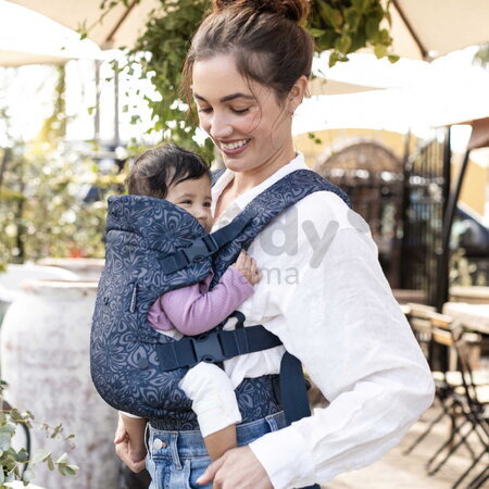 Nosič pre dieťa Flip 4v1 Convertible Carrier Navy Infantino 4 spôsoby nosenia modrý od 3,6-14,5 kg od 0 mes