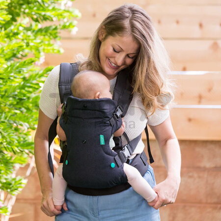 Nosič pre dieťa Flip Advanced 4v1 Convertible Carrier Black Denim Infantino 4 spôsoby nosenia čierny od 3,6-14,5 kg od 0 mes
