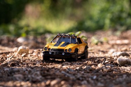 Autíčko Chevrolet Camaro 1977 Bumblebee Transformers T7 Jada kovové s otvárateľnými dverami 1:32
